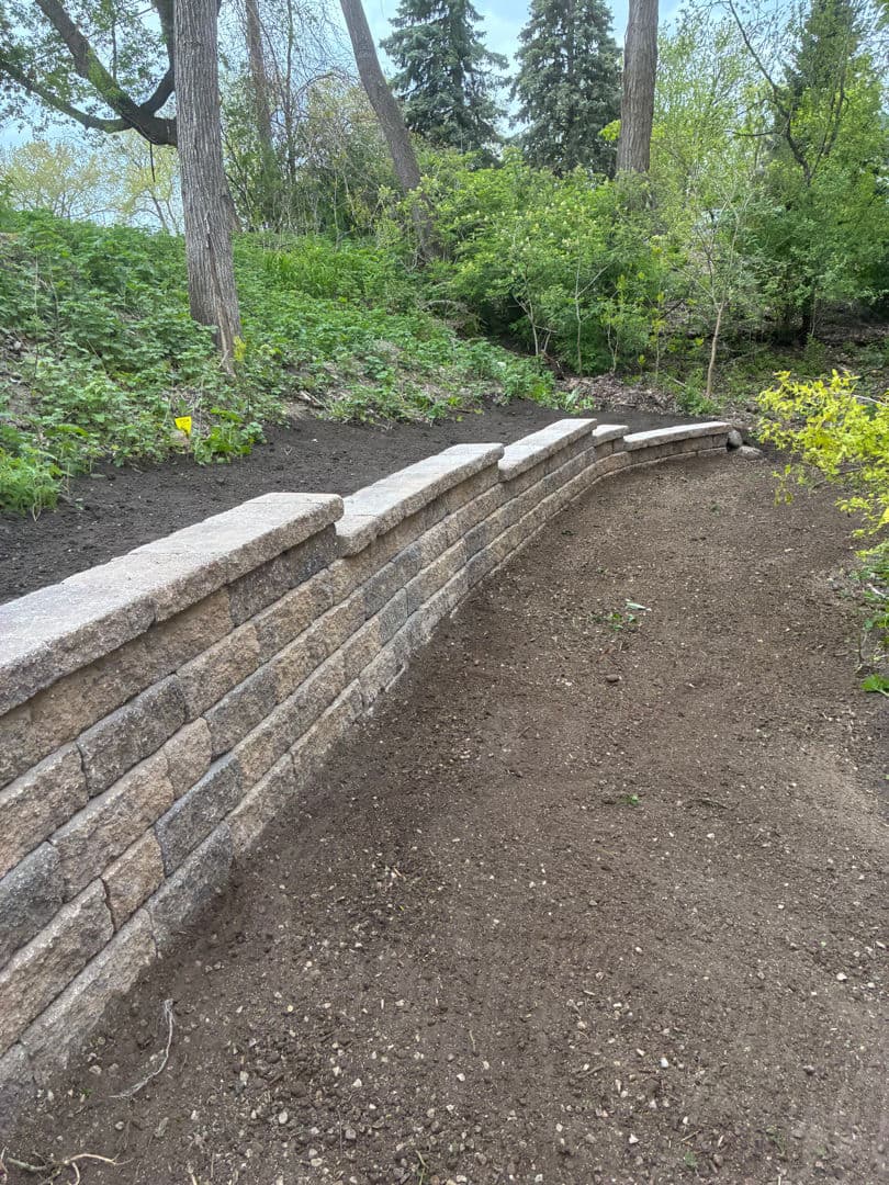 A Retaining Wall That Works as Hard as It Looks